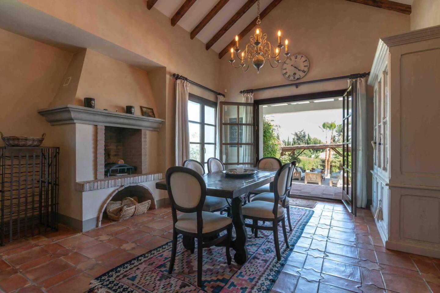 Villa Casa Sol Encantadora Villa Con Piscina 마르베야 외부 사진