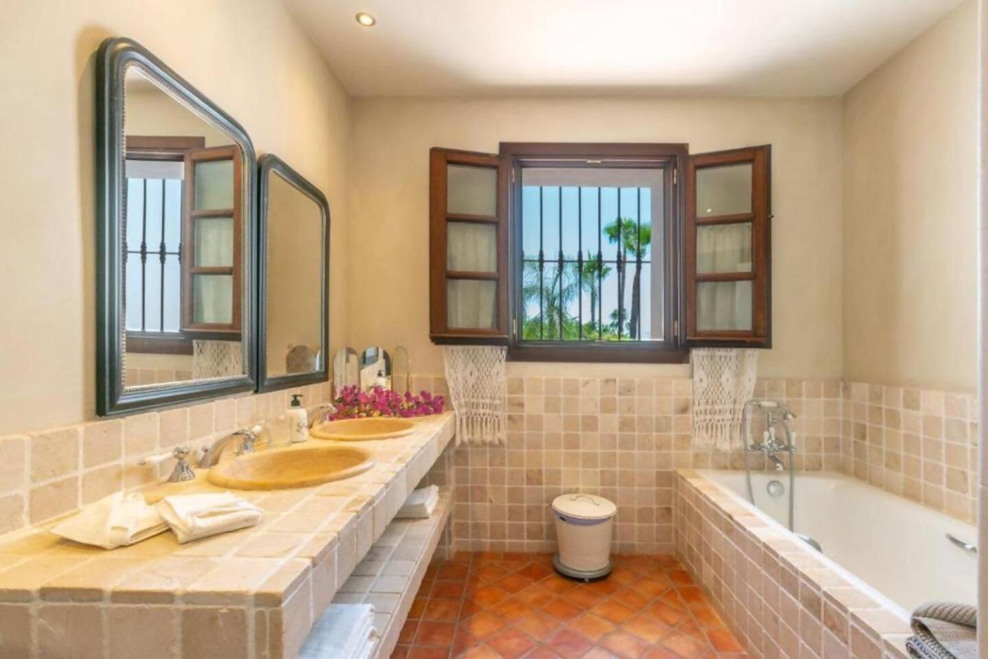 Villa Casa Sol Encantadora Villa Con Piscina 마르베야 외부 사진